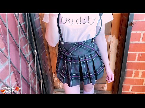 ❤️ Schoolgirl Sucks tagħha Dick profondament u fucks minflok klassijiet. ❌ Vidjow tas-sess f'mt.teencumpot.ru
